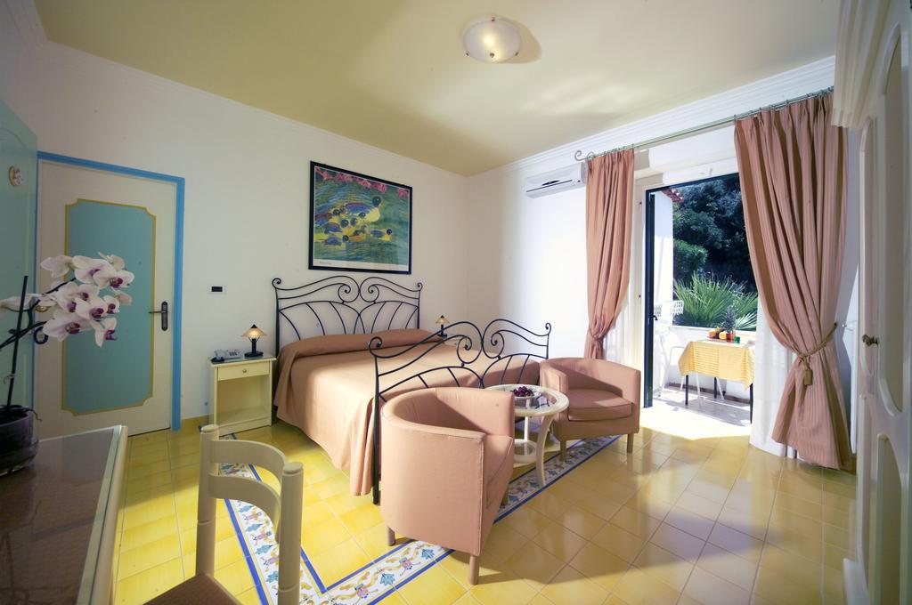 Hotel Villa Bianca Forio di Ischia 객실 사진